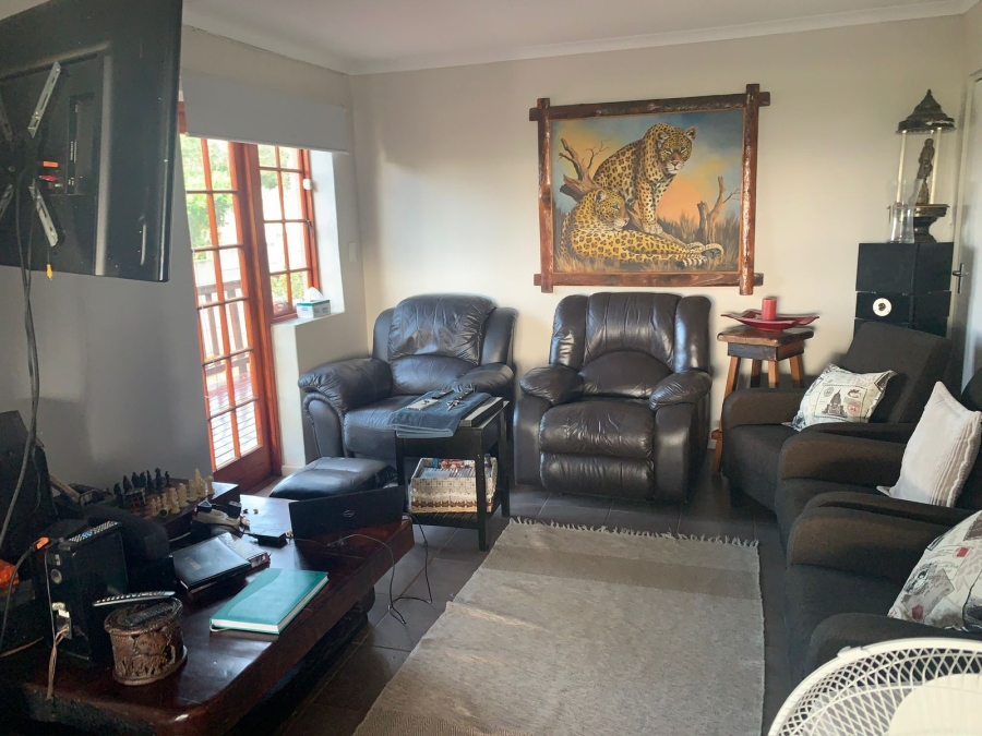 4 Bedroom Property for Sale in Fraaiuitsig Western Cape
